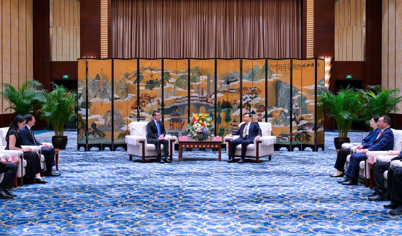 王晓晖施小琳会见厄瓜多尔总统诺沃亚「相关图片」 王晓晖施小琳会见厄瓜多尔总统诺沃亚「相关图片」