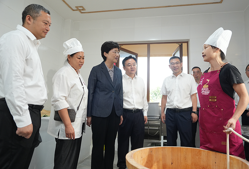 施小琳在德阳市、绵阳市调研时强调保持战略定力 合力攻坚克难扎实推动经济向新向优向好发展「相关图片」